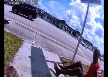 Couple Thinks It Okay To Do It on Side of Road Without Consequences V2110 022 Part 2