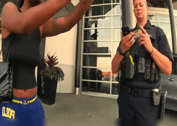 Credit Card Scammer vs IQ POLICE Guess Who Won V2110 019 Part 2