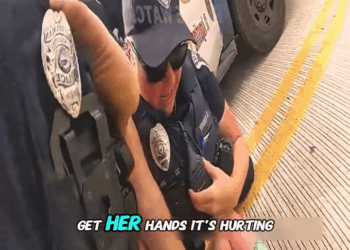 She Snapped in Front of Police Her Kid V2110 014 Part 2