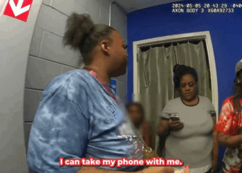 300lb Walmart Shoplifter Thinks Acting Like Child Will Save Her Arrest V2810 043 Part 2