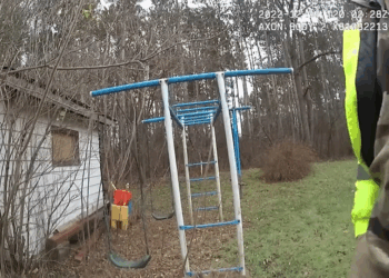 Woman Gets Caught Swatting Walmart to Avoid Arrest V0310 007 Part 2