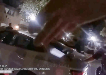 Drunk Mom Tries Driving Her Kid, Beats Up Friends Stopping Her V1310 038 Part 2