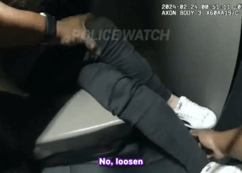 Bossy Karen Freaks Out When Cops Won Play by Her Rules V1510 049 Part 2