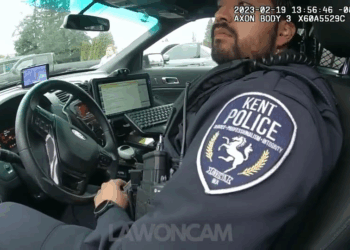 Police Surprise Parents After Toddler Is Found Wandering Near Busy Road V1310 009 Part 2