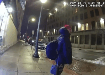 When Dumb Criminals Try to Fight Cops V2910 033