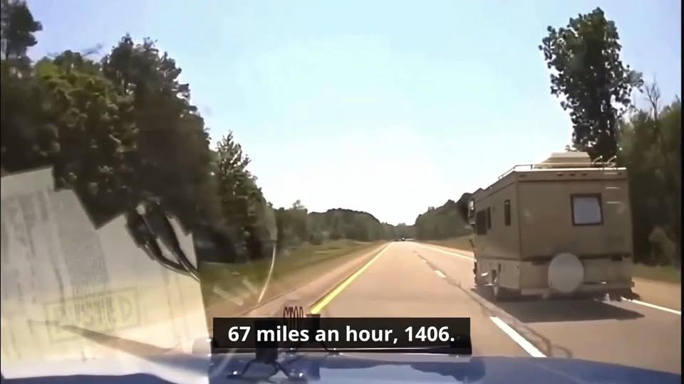 RV Chase Into Oncoming Traffic V0111 017 Part 2 SUV