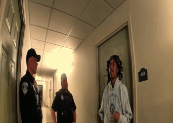 Year Old SNAPS After Boyfriend Exposes Her Secret V0911 018 Hyundai