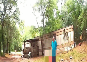 Toddler Rescued Mom Who Shouldn Have Kids V0911 014 Mitsubishi