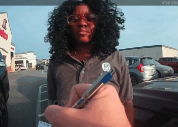 Fresh Off Work, They Walked Straight Into Trouble V1111 014 Part 2  Mitsubishi