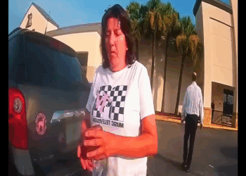 Chaos Unfolds After Women Leave Scene of an Accident V1911 049 Luxury