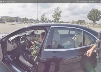 Lady Refuses To Leave Her Car, Gets Instant Karma V2810 028 Part 2