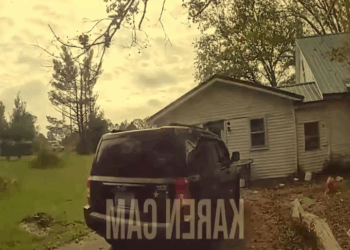 Police Rescue Toddler Family V1911 021 Farmhouse