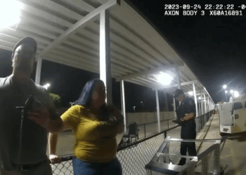 Entitled Karen Threatens Flight Attendant V0111 020 Part 2