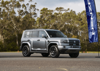 She Didn Come to Work She Came to Explode V0911 023