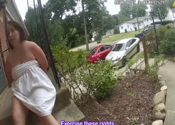 She Called Then ATTACKED Cops Who Came to Help V0911 038