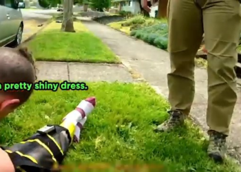 Moment She Realized She Was Completely Screwed V2711 024