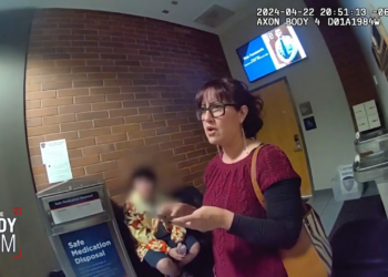 Utah Karen Loses Her Mind Over Teen Skirt V2711 012