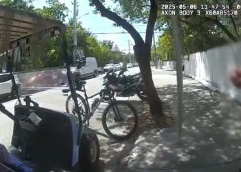 Entitled Woman Thinks She in Charge Until Police Prove Her Wrong V2211 003