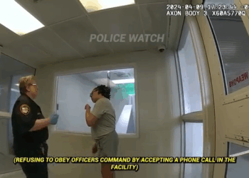 Entitled Lady Thinks They re No Consequences Her Nasty Attitude V2911 025 America