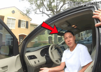 Police Rescue Two Kids Their EXTREMELY Toxic Mom V2211-027