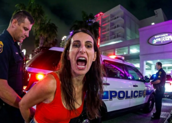 Here’s Why You Don’t Mock the Cops When They Tell You to Leave