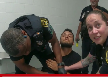 What Happens When You Try To Convince Cops You Are Not Crazy At The Airport