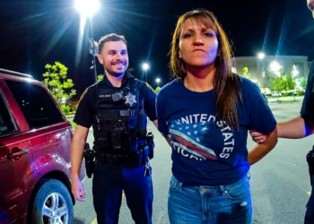 Toxic Girlfriend Loses Her Mind After Getting Ignored By Her Ex