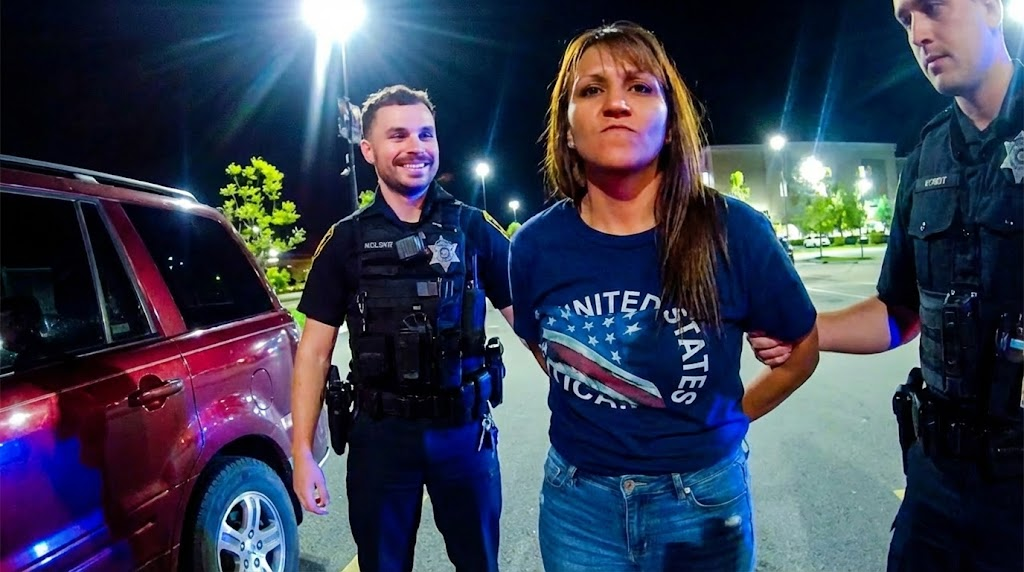 Toxic Girlfriend Loses Her Mind After Getting Ignored By Her Ex