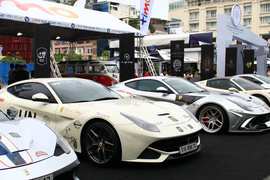 Couple's Vacation Comes to a Swift End After Boyfriend's Creepy Behavior - Image 2