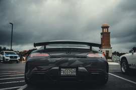 Officers Can't Keep a Straight Face With This Shoplifter - Image 3