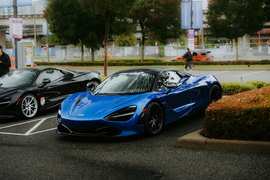 The Moment Cops Find the Man Offering Kids Candy to Get into His Truck - Image 2