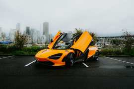 The Moment Cops Find the Man Offering Kids Candy to Get into His Truck - Image 3