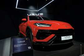 Cops Stunned When She Does THIS During Arrest - Image 2