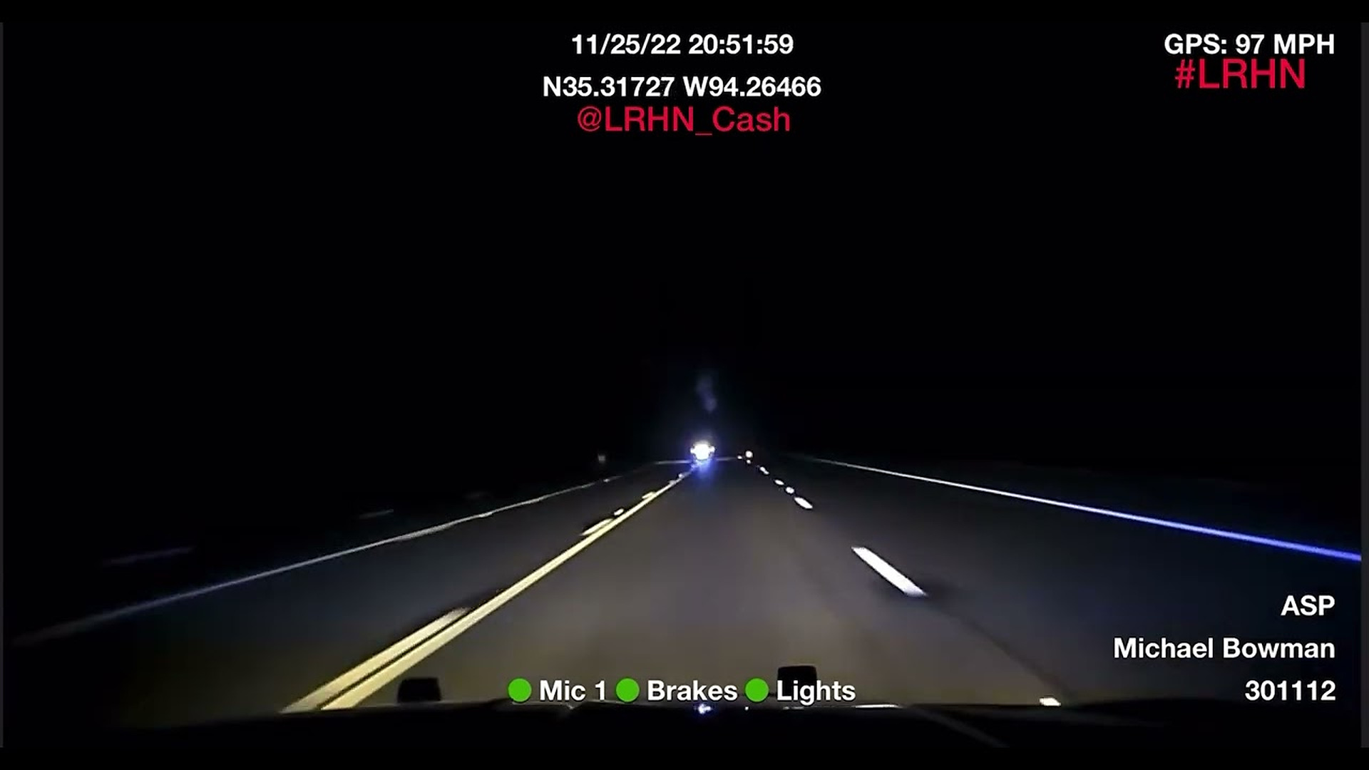 Arkansas state police chase | motorcycle driver throws big bag of drugs & gets away #LRHN #ASP