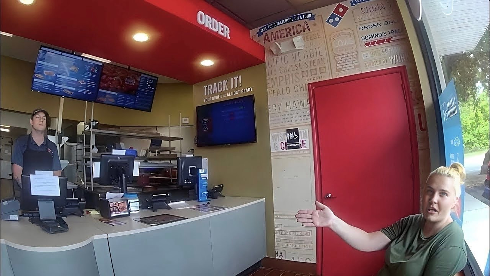 Lady Demands To Speak To The Manager, Ends Badly