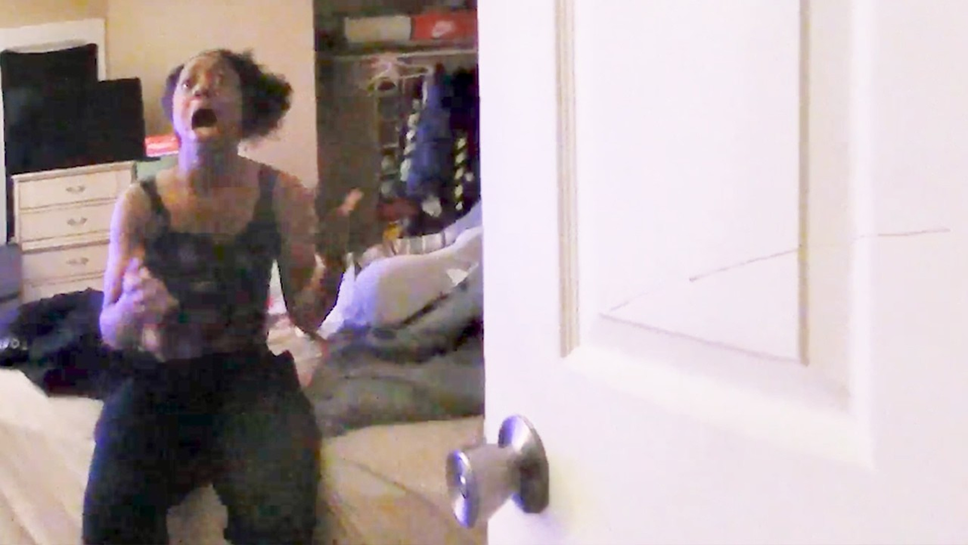 The Moment She Realized Calling 911 Was a Mistake - Image 1