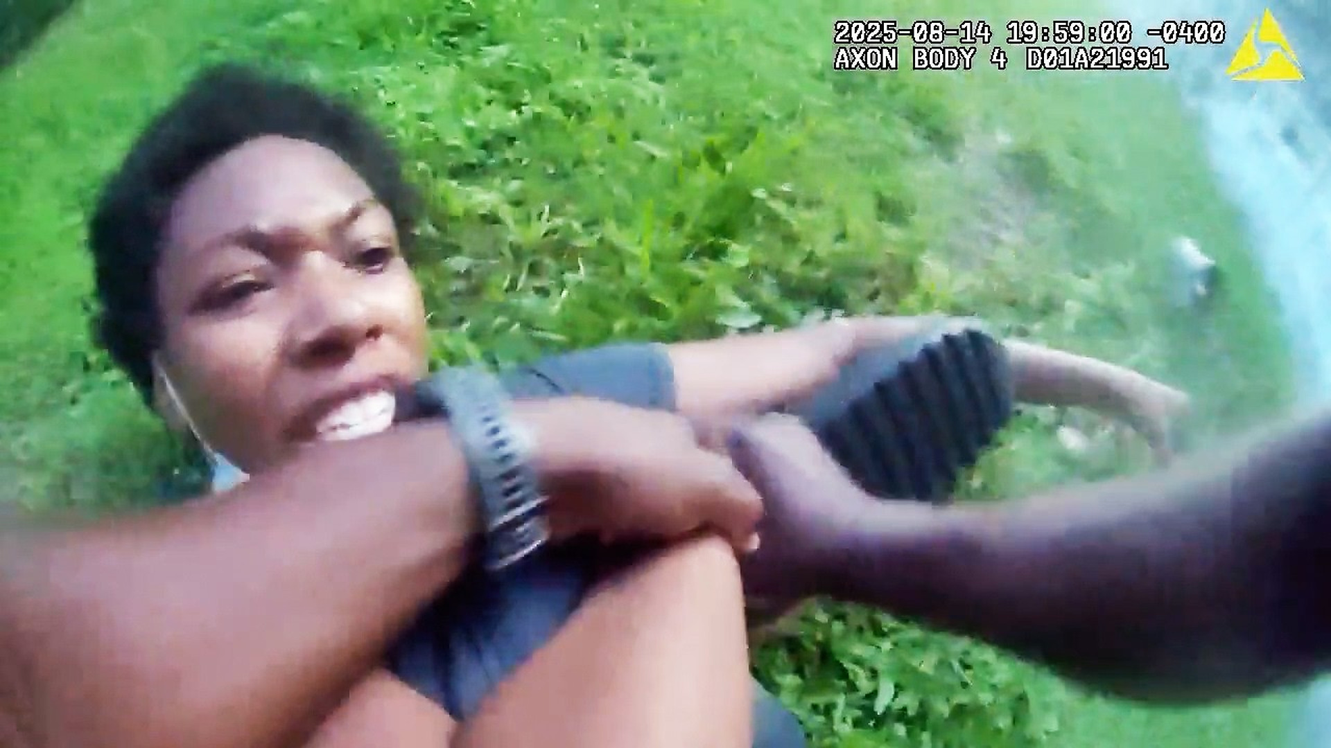 19-Yr-Old Thief's Lies CRUMBLE When Cops Search Her Duffle Bag